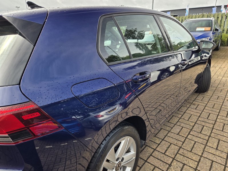 2021 (21) VOLKSWAGEN GOLF 1.5 TSI Life 5dr 5723944