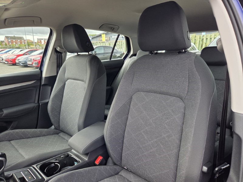 2021 (21) VOLKSWAGEN GOLF 1.5 TSI Life 5dr 5723960