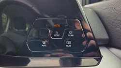 2021 (21) VOLKSWAGEN GOLF 1.5 TSI Life 5dr 5723980