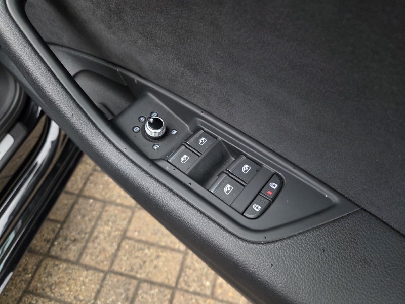 2022 (72) AUDI A4 40 TFSI 204 Black Edition 4dr S Tronic 5722127