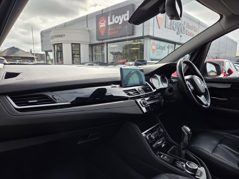 2019 (69) BMW 2 SERIES 218d Luxury 5dr 5731737