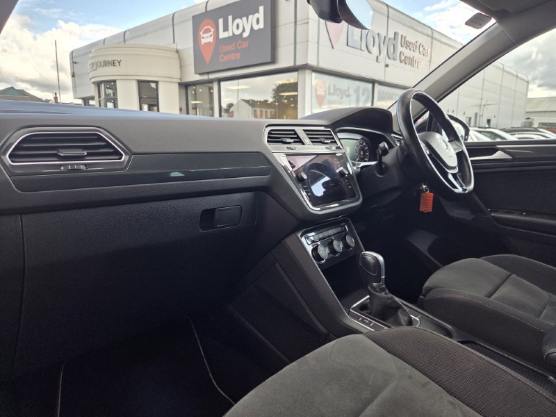 2018 (68) VOLKSWAGEN TIGUAN 2.0 TDi 150 SEL 5dr DSG 5736479