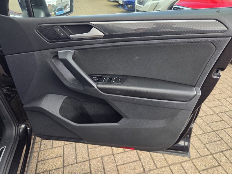 2018 (68) VOLKSWAGEN TIGUAN 2.0 TDi 150 SEL 5dr DSG 5736483