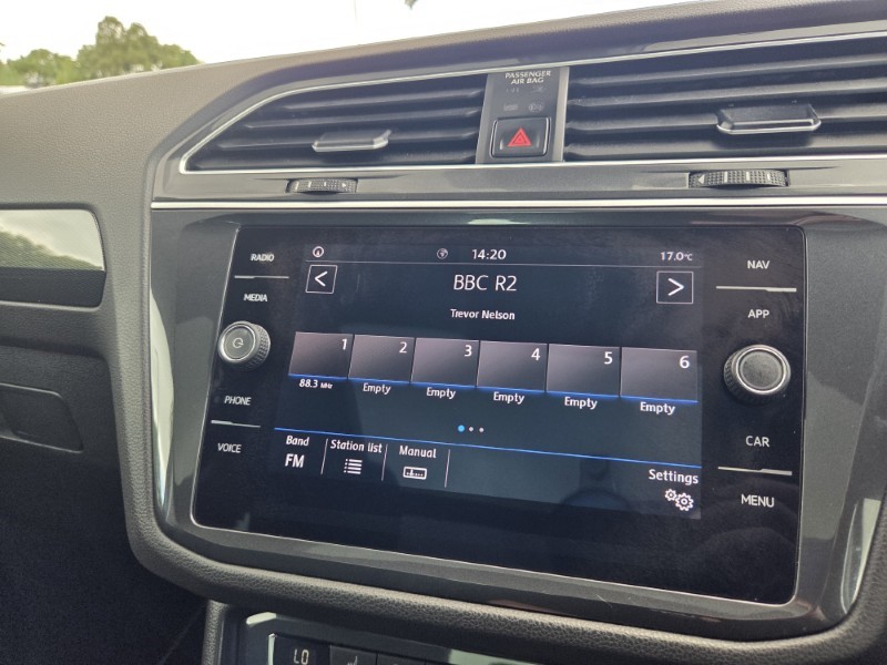 2018 (68) VOLKSWAGEN TIGUAN 2.0 TDi 150 SEL 5dr DSG 5736493