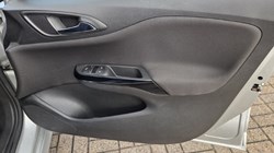 2019 (19) VAUXHALL CORSA 1.4 SRi Vx-line Nav Black 5dr 5741222