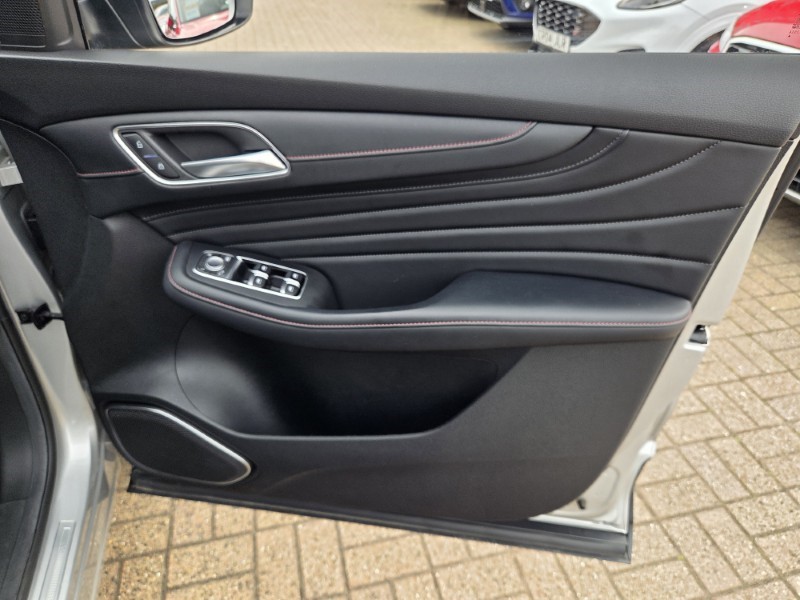 2024 (74) MG MOTOR UK HS 1.5 T-GDI Trophy 5dr 5753168