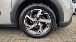 2021 (21) CITROEN C3 1.2 PureTech Shine 5dr 5759881