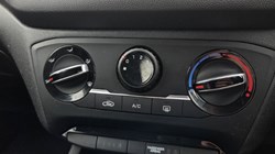 2017 (17) HYUNDAI I20 1.2 SE 5dr 5770869