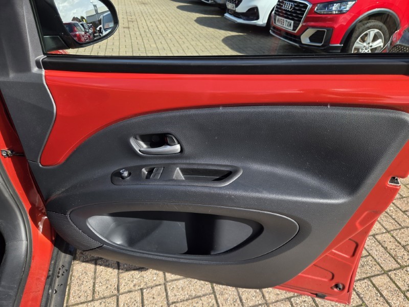 2025 (25) TOYOTA AYGO X 1.0 VVT-i Edge 5dr 5785338