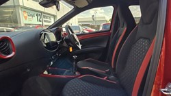2025 (25) TOYOTA AYGO X 1.0 VVT-i Edge 5dr 5785335