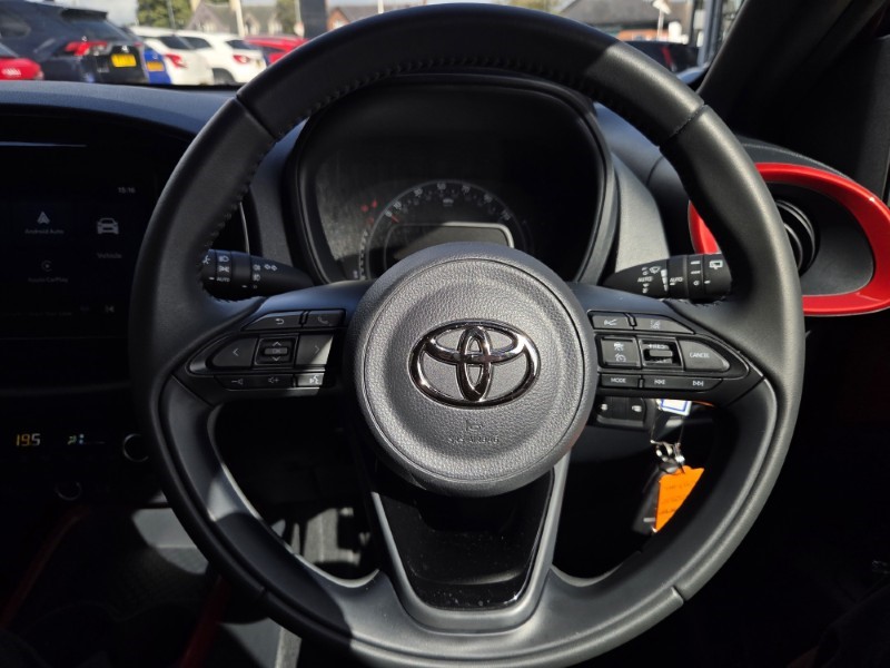 2025 (25) TOYOTA AYGO X 1.0 VVT-i Edge 5dr 5785342