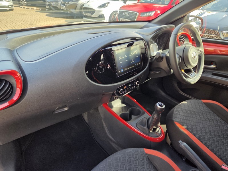 2025 (25) TOYOTA AYGO X 1.0 VVT-i Edge 5dr 5785334
