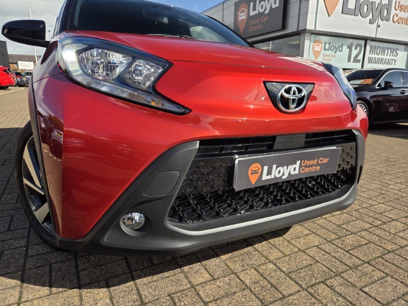 2025 (25) TOYOTA AYGO X 1.0 VVT-i Edge 5dr 5785317