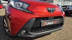2025 (25) TOYOTA AYGO X 1.0 VVT-i Edge 5dr 5785317