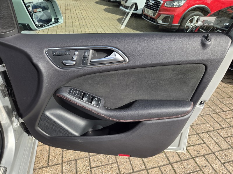 2019 (19) MERCEDES-BENZ B CLASS B200d AMG Line Premium Plus 5dr Auto 5785513