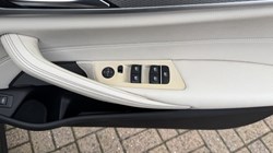 2020 (70) BMW 5 SERIES 520i M Sport 5dr Auto 5797054