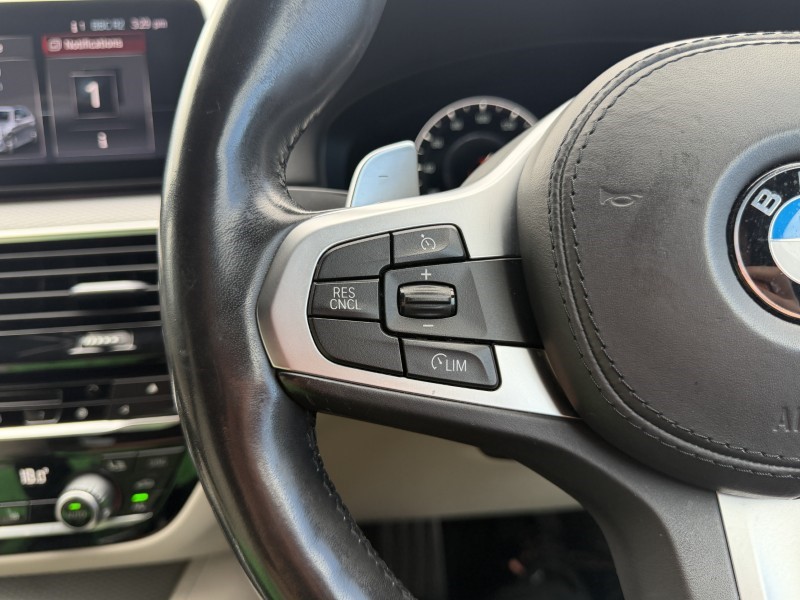 2020 (70) BMW 5 SERIES 520i M Sport 5dr Auto 5797068
