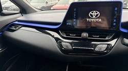 2017 (17) TOYOTA C-HR 1.2T Dynamic 5dr 5804217