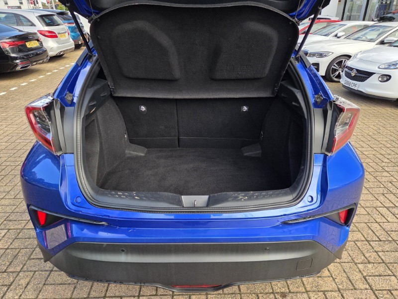 2017 (17) TOYOTA C-HR 1.2T Dynamic 5dr 5867808