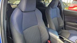 2017 (17) TOYOTA C-HR 1.2T Dynamic 5dr 5867820
