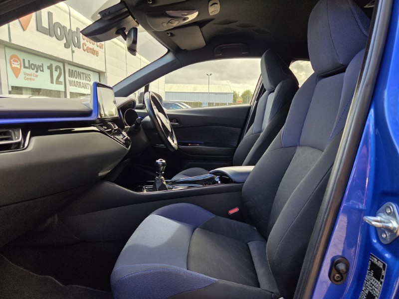 2017 (17) TOYOTA C-HR 1.2T Dynamic 5dr 5867818