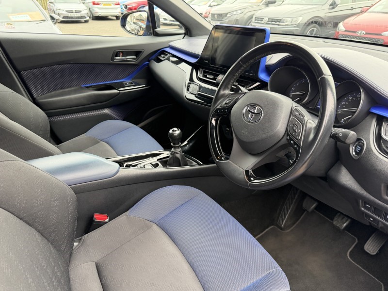 2017 (17) TOYOTA C-HR 1.2T Dynamic 5dr 5804216