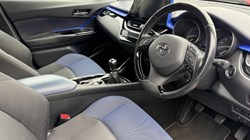 2017 (17) TOYOTA C-HR 1.2T Dynamic 5dr 5804216