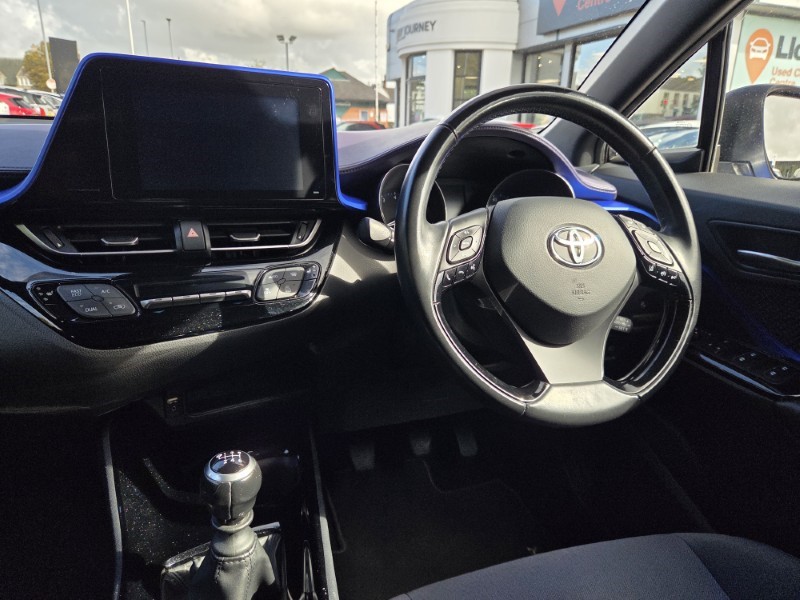 2017 (17) TOYOTA C-HR 1.2T Dynamic 5dr 5867814