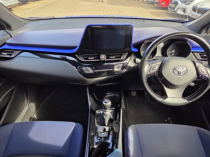2017 (17) TOYOTA C-HR 1.2T Dynamic 5dr 5867813