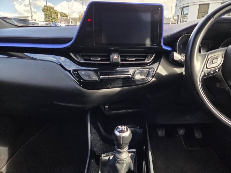 2017 (17) TOYOTA C-HR 1.2T Dynamic 5dr 5867815