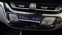 2017 (17) TOYOTA C-HR 1.2T Dynamic 5dr 5867827