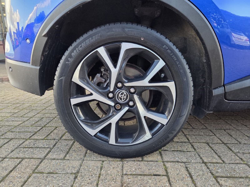 2017 (17) TOYOTA C-HR 1.2T Dynamic 5dr 5867794