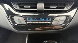 2017 (17) TOYOTA C-HR 1.2T Dynamic 5dr 5804218