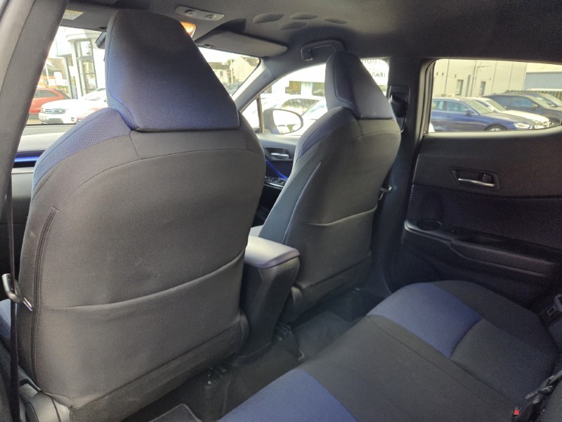 2017 (17) TOYOTA C-HR 1.2T Dynamic 5dr 5867811
