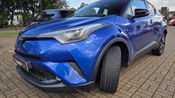 2017 (17) TOYOTA C-HR 1.2T Dynamic 5dr 5867801