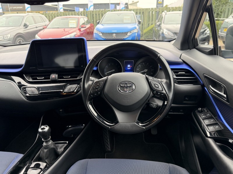 2017 (17) TOYOTA C-HR 1.2T Dynamic 5dr 5804214
