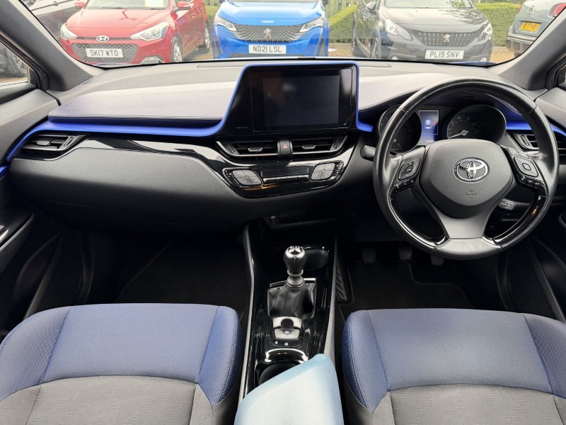 2017 (17) TOYOTA C-HR 1.2T Dynamic 5dr 5804213