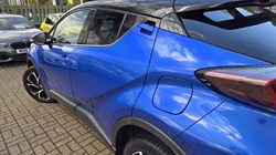 2017 (17) TOYOTA C-HR 1.2T Dynamic 5dr 5867802