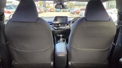 2017 (17) TOYOTA C-HR 1.2T Dynamic 5dr 5867810