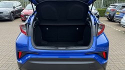 2017 (17) TOYOTA C-HR 1.2T Dynamic 5dr 5804206