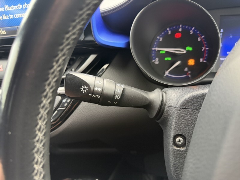 2017 (17) TOYOTA C-HR 1.2T Dynamic 5dr 5804231