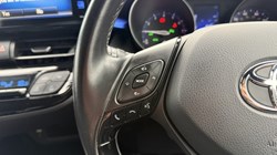 2017 (17) TOYOTA C-HR 1.2T Dynamic 5dr 5804228