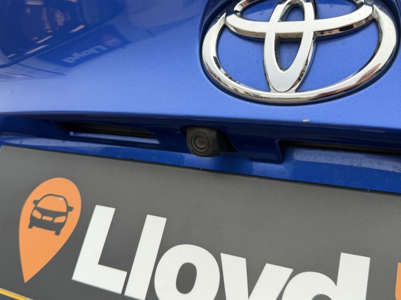 2017 (17) TOYOTA C-HR 1.2T Dynamic 5dr 5804207