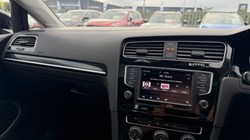 2017 (17) VOLKSWAGEN GOLF 2.0 TDI GT Edition 5dr 5820033