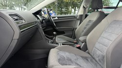 2017 (17) VOLKSWAGEN GOLF 2.0 TDI GT Edition 5dr 5820017