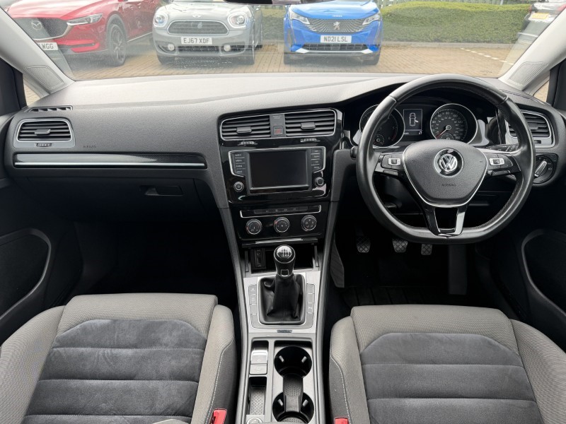 2017 (17) VOLKSWAGEN GOLF 2.0 TDI GT Edition 5dr 5820020