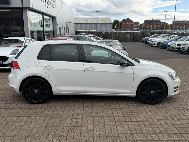 2017 (17) VOLKSWAGEN GOLF 2.0 TDI GT Edition 5dr 5820014