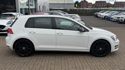 2017 (17) VOLKSWAGEN GOLF 2.0 TDI GT Edition 5dr 5820014
