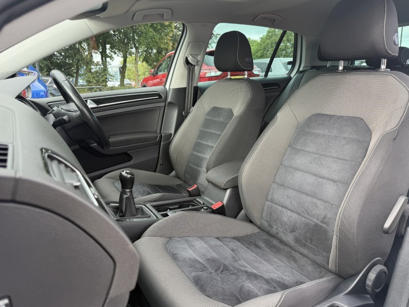 2017 (17) VOLKSWAGEN GOLF 2.0 TDI GT Edition 5dr 5820018