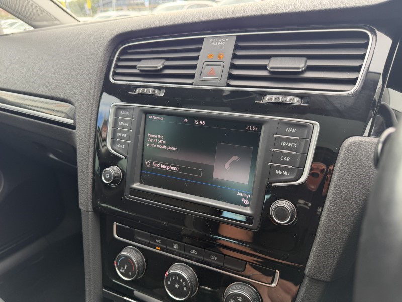 2017 (17) VOLKSWAGEN GOLF 2.0 TDI GT Edition 5dr 5820037